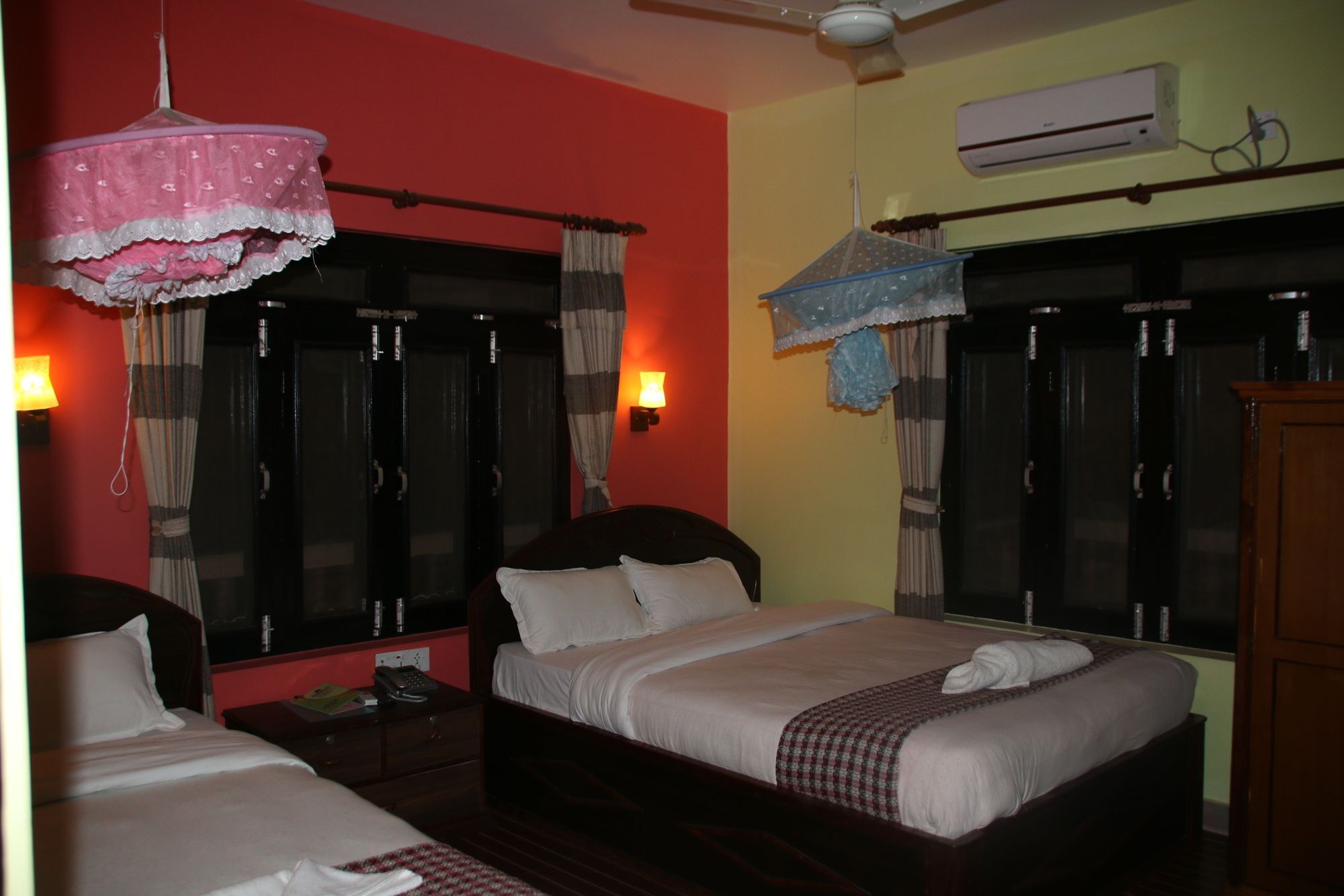Sweet Home Chitwan Exterior photo