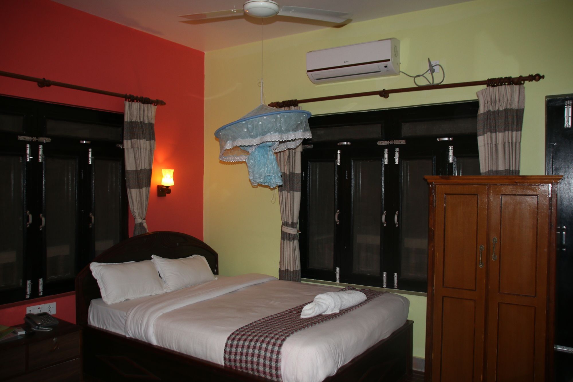 Sweet Home Chitwan Exterior photo